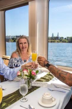 2-hour Champagne Brunch Cruise on Willamette River