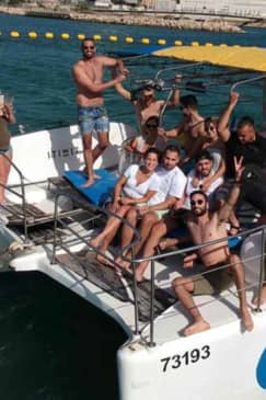 Tel Aviv: Skyline Boat Cruise with stop for water activities