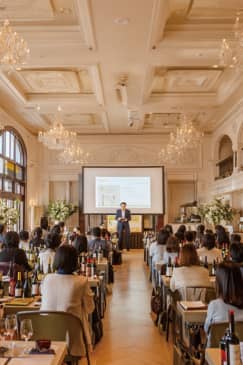 2025 Raum Wine & Traditional Liquor Salon with Bartender