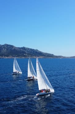 Excursion à la voile d'une demi-journée au départ de Marseille