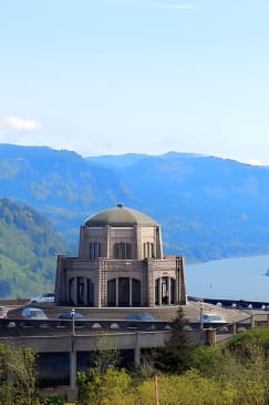 Columbia River Gorge Waterfalls & Mt Hood Tour from Portland, OR