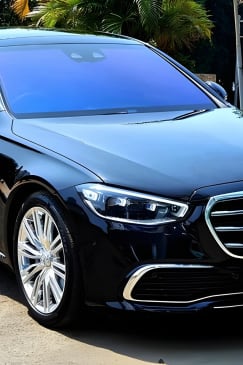 Rent Car Fullday Jakarta Mercedes E CLass ( Executive Car )