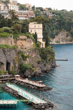 Navetta dall'aeroporto di Napoli a Sorrento e alla Penisola Sorrentina