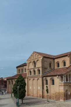 Murano and Burano: Guided boat tour from Murano with glassblowing factory