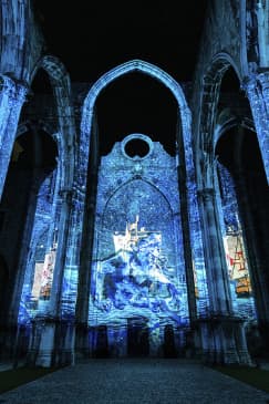 ﻿Lisbon Under Stars in the ruins of the Carmo Convent