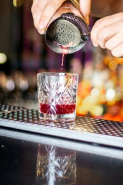 Mixology 101: The Art of the Classic Cocktail in Seattle