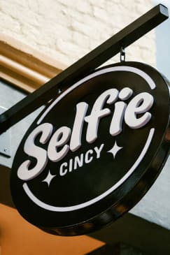 Selfie Cincy | Interactive Selfie Museum Experience