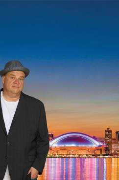 Angelo Tsarouchas en spectacle au Royal Theatre
