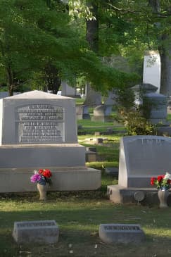 Asheville Ghost Tour: A Walk Through Riverside Cemetery & Montford Neighborhood