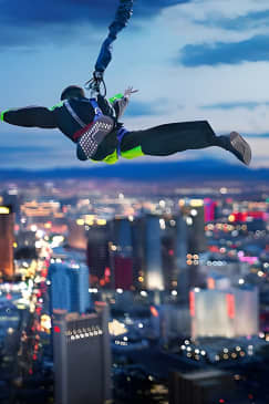 SkyJump Las Vegas en el STRAT Hotel y Casino