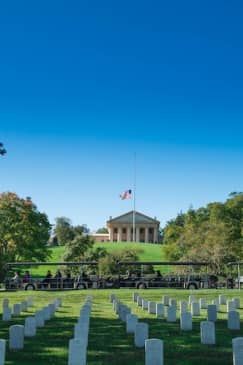 Arlington National Cemetery: Hop-on Hop-off Trolley