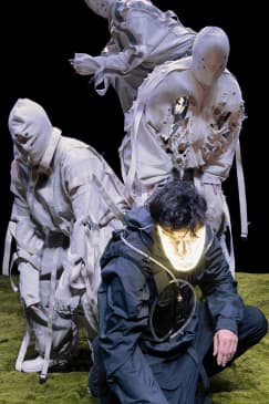 ﻿METAVIOLENCE by João Pedro Fonseca