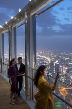 Burj Khalifa: The Lounge - Levels 154, 153, 152