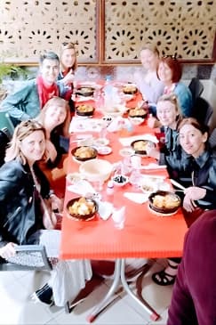 Visite de dégustation de mets marocains et dîner 