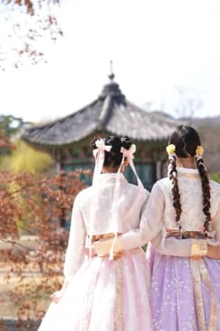Hanboknam: Hanbok Rental Experience (Gyeongbokgung Branch)