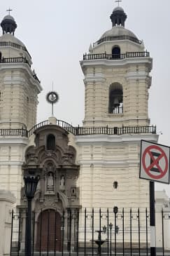 Visitando la Plaza de Armas de Lima