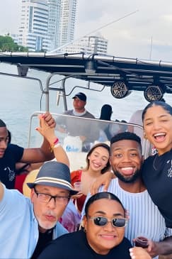 Cartagena:Fiesta en barco al atardecer Restaurante caribeño y excursión a Getsemaní