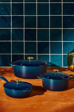 Der Le Creuset Factory to Table Sale – Warteliste