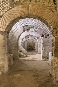 Complesso di San Lorenzo Maggiore: Ingresso Riservato a La Neapolis Sotterrata