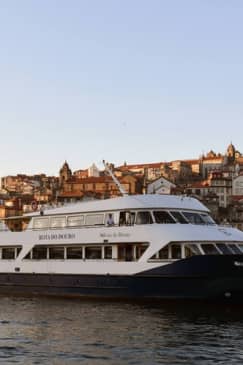 Porto-Régua-Porto: Douro cruise with breakfast and lunch