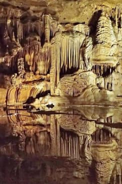 Cave Without a Name Admission Ticket with Guided Cavern Tour