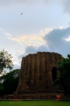 A Walk to Remember (Qutub Complex Heritage Walk)