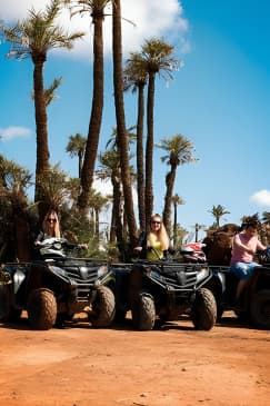 Coucher de soleil en quad dans la palmeraie de Marrakech 