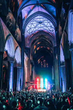 80s, 90s e 00s Silent Disco all'interno della Cattedrale di Llandaff