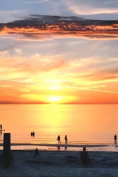 Adelaide Twilight Coast Sightseeing Cruise from Glenelg