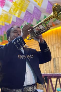 Noche mexicana: Lucha Libre + Mezcal + Mariachi