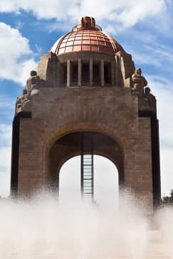 Acceso al Mirador del Monumento a la Revolución Mexicana