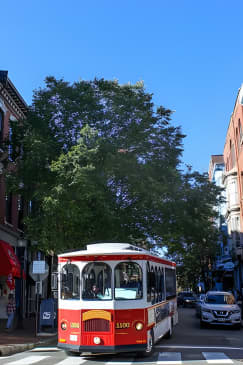 Peek at Portland Sightseeing Trolley Tour