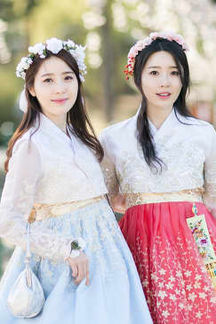 Hanbok Rental and Photoshoot Experience by Hanbok That Day