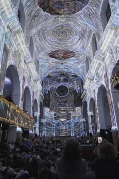 PROJEKTIL presents: GENESIS, eine immersive Lichtshow in Augsburg