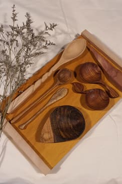 Wood Carving One-Day Class at Mokgongbang Hui Seo