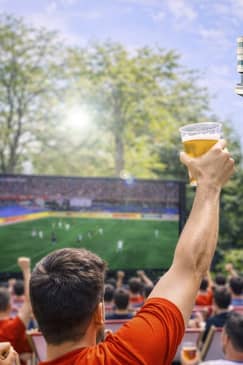 WM Public Viewing am Donauturm