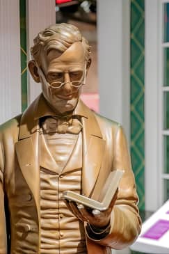 Lincoln Assassination Tour with Fords Theatre and Petersen House