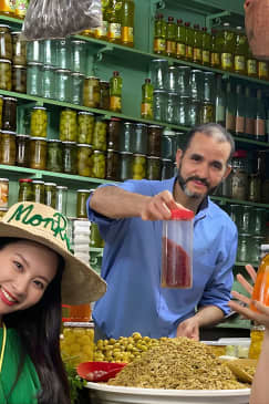 Cours de cuisine marocaine avec maket dans la médina de Marrakech