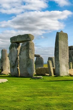From Birmingham Stonehenge and Bath Day Tour