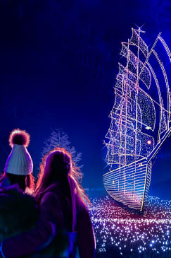 Neverland at Kenwood: A breathtaking Light Trail