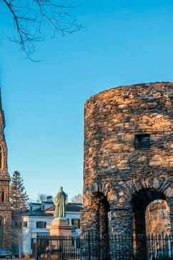 Newport, RI Mystery Picnic: Self-Guided Foodie Adventure