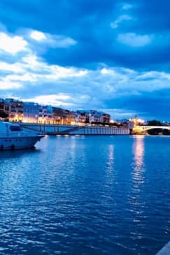 Sevilla: Comida o Cena en Yate
