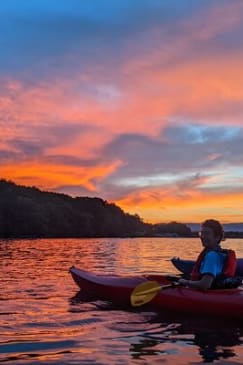 Nickajack Bat Cave Kayak Tour with Chattanooga Guided Adventures