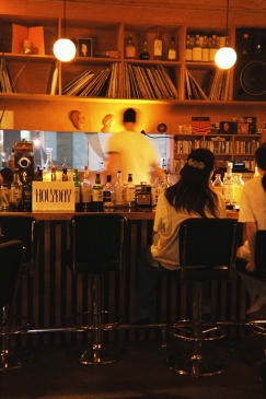 Jeonpo Jazzkissa Holyday Cafe & Bar