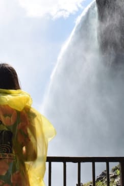 Niagara Falls: Boat Cruise + Journey Behind the Falls Tour