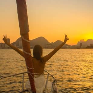 Passeio de vela ao pôr do sol