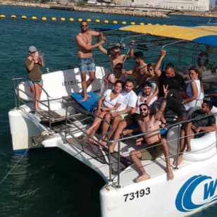 Tel Aviv: Skyline Boat Cruise with stop for water activities