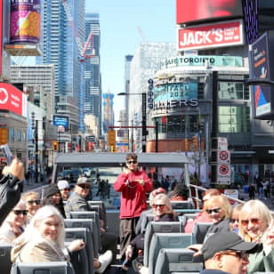Toronto: Hop-on Hop-off Bus Tour with Harbour Cruise