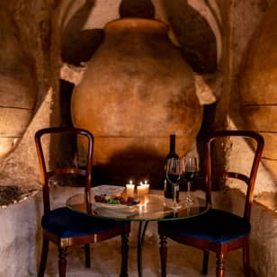 Noche de hotel con cata de vinos y cena con música en vivo por San Valentín