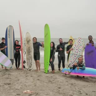 45-Minute Beginner Surf Class for 1-Person with Board/Wetsuit Included